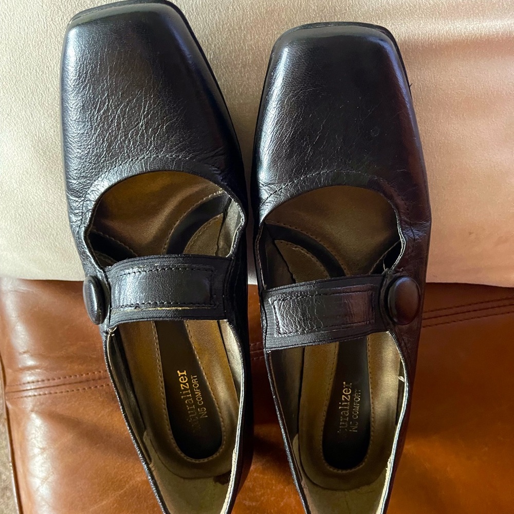 Women’s Black 9.5 Naturalizer Shoes